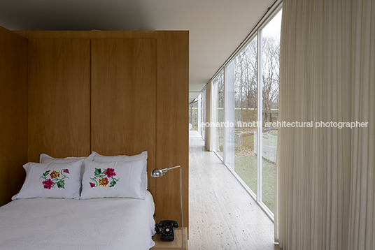 edith farnsworth house mies van der rohe