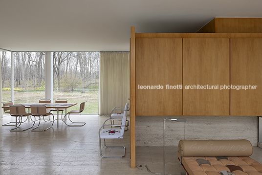 edith farnsworth house mies van der rohe