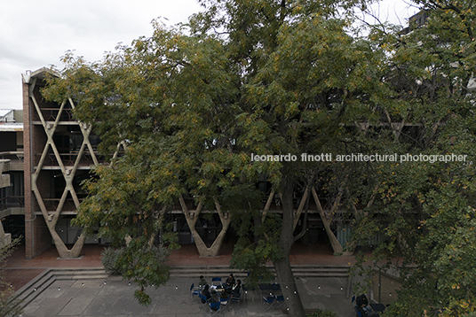 facultad de arquitectura de la um enrico tedeschi