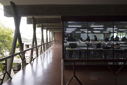 facultad de arquitectura de la um enrico tedeschi