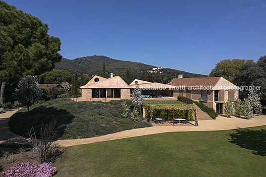 estancia catalunia bosshard vaquer architekten