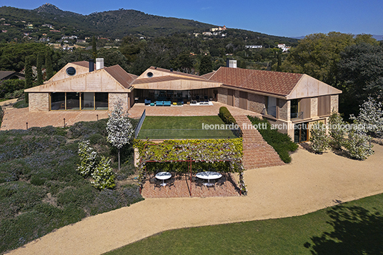 estancia catalunia bosshard vaquer architekten