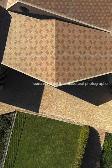 estancia catalunia bosshard vaquer architekten