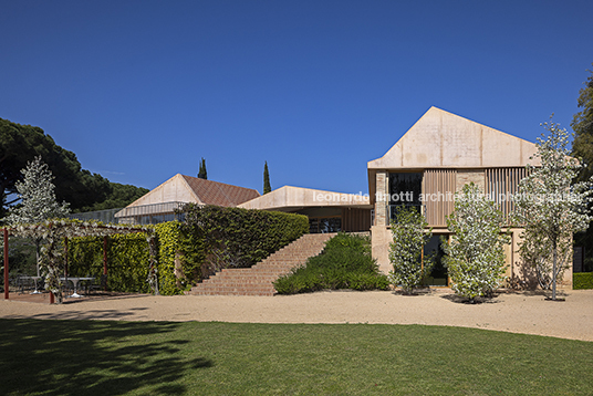 estancia catalunia bosshard vaquer architekten