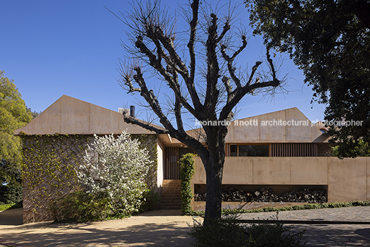 estancia catalunia bosshard vaquer architekten
