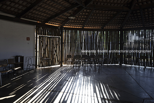 igreja espirito santo do cerrado lina bo bardi