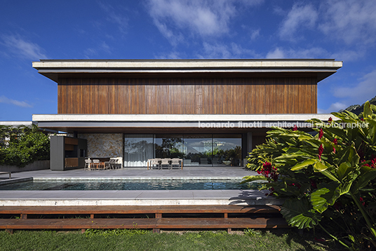 casa jf jobim carlevaro arquitetos