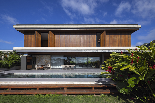 casa jf jobim carlevaro arquitetos