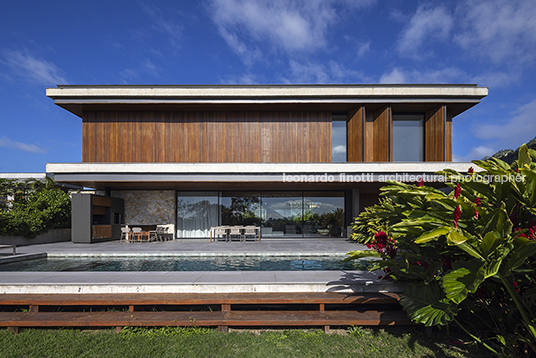 casa jf jobim carlevaro arquitetos