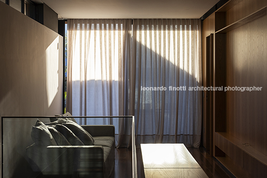 casa jf jobim carlevaro arquitetos